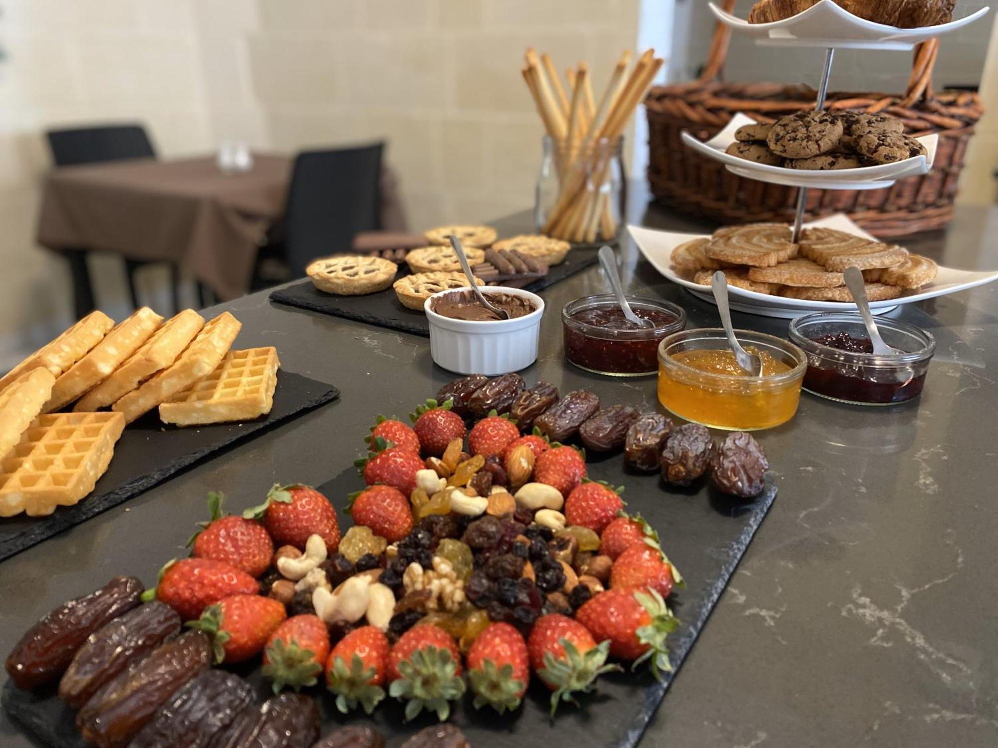 Fiftyfour West Boutique Living Bed & Breakfast Għarb Exterior foto