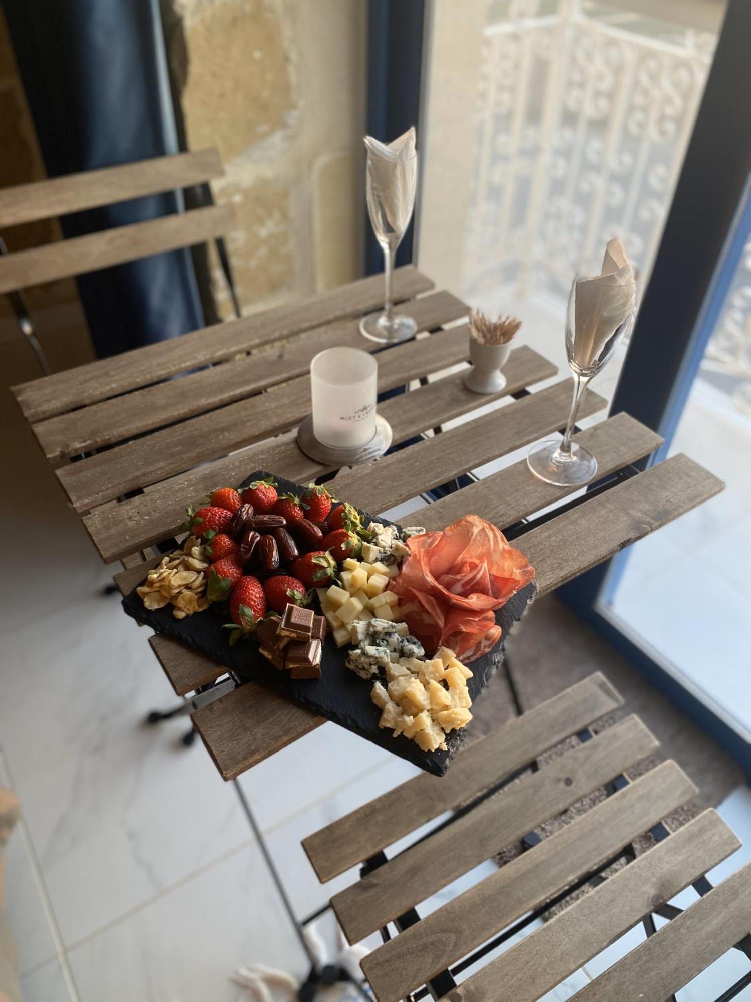 Fiftyfour West Boutique Living Bed & Breakfast Għarb Exterior foto