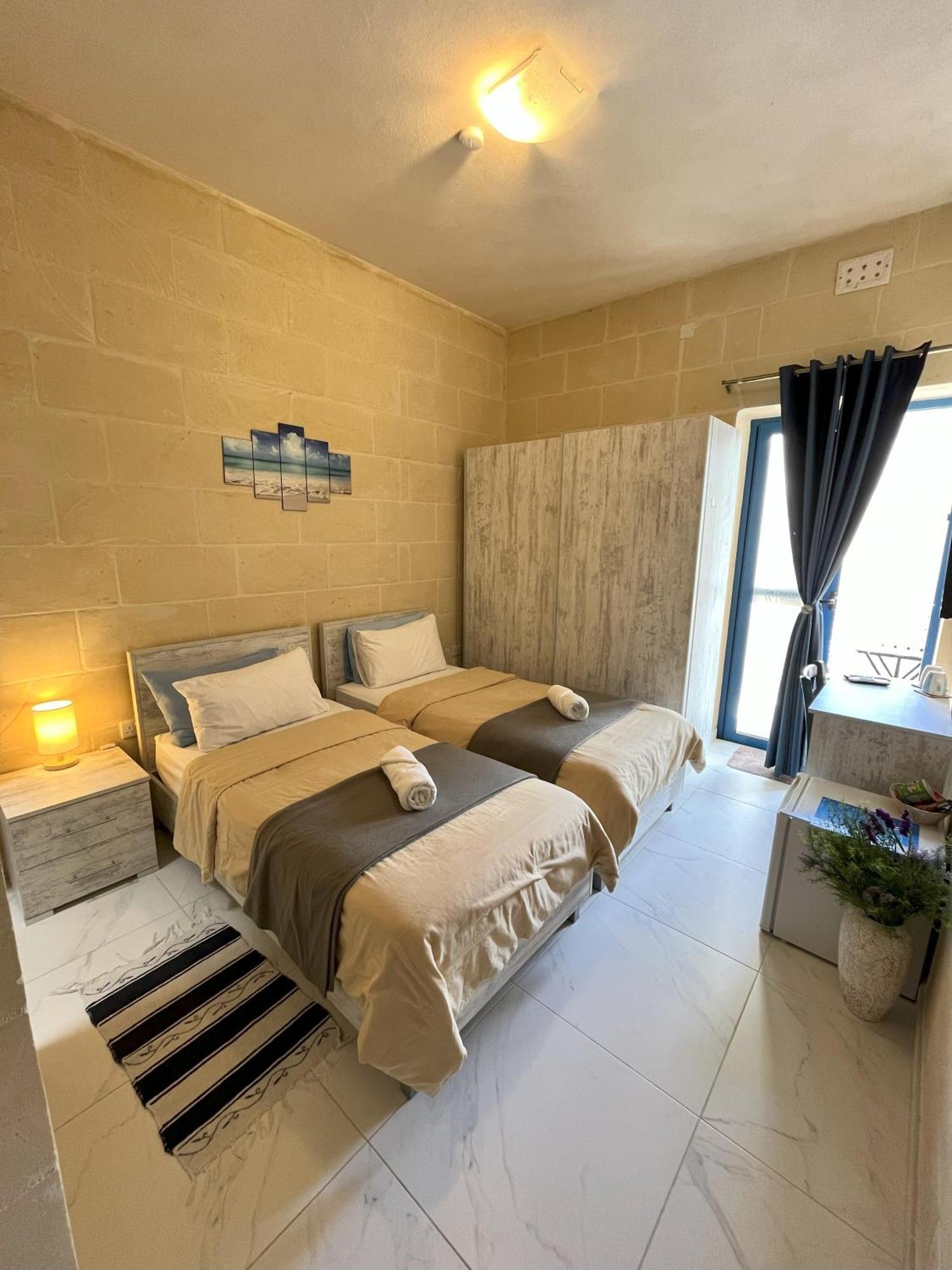 Fiftyfour West Boutique Living Bed & Breakfast Għarb Exterior foto