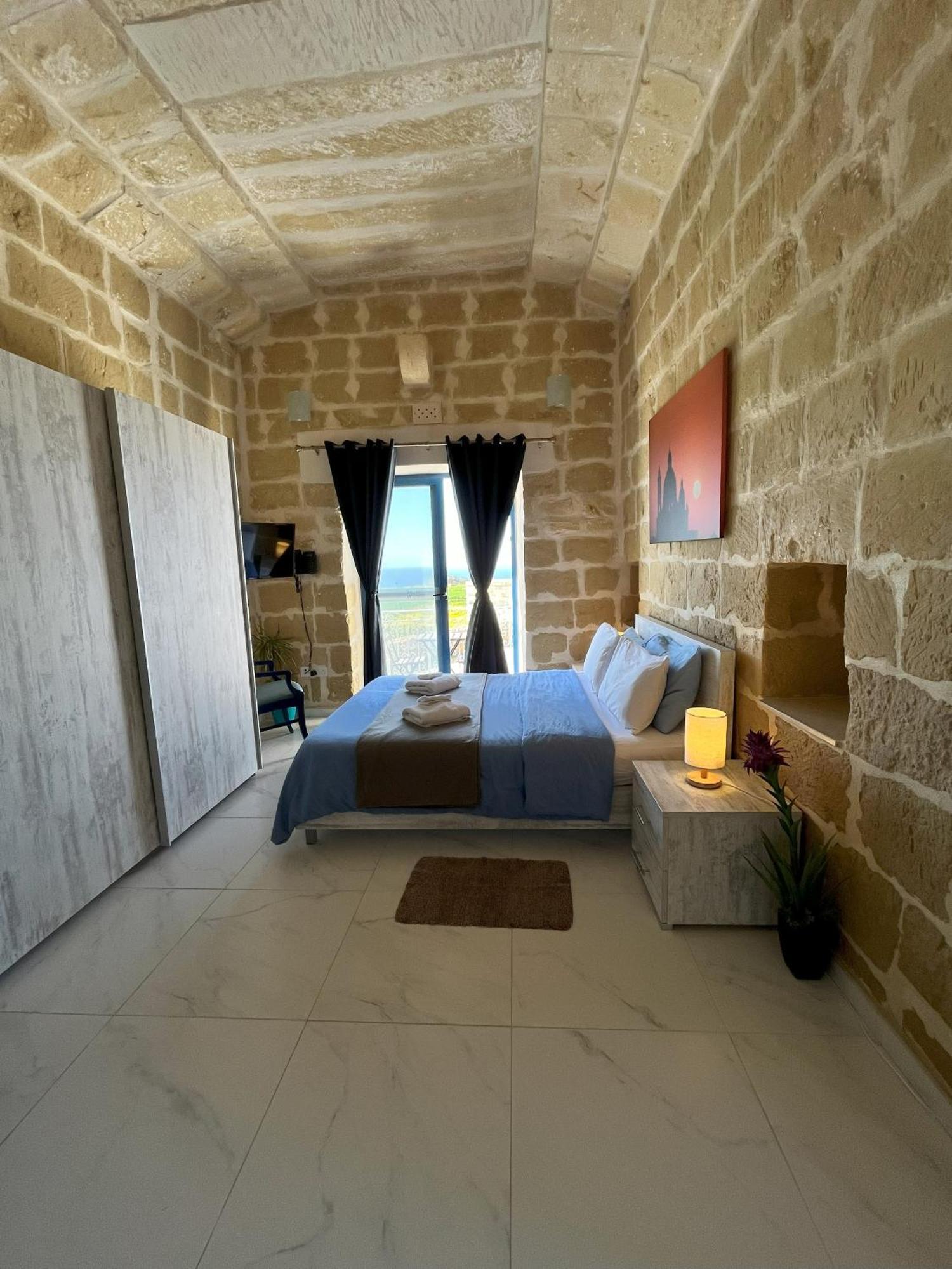 Fiftyfour West Boutique Living Bed & Breakfast Għarb Exterior foto