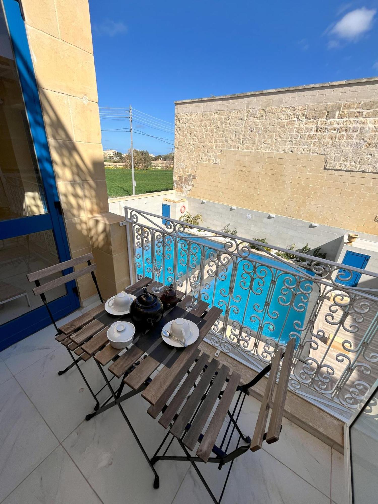 Fiftyfour West Boutique Living Bed & Breakfast Għarb Exterior foto