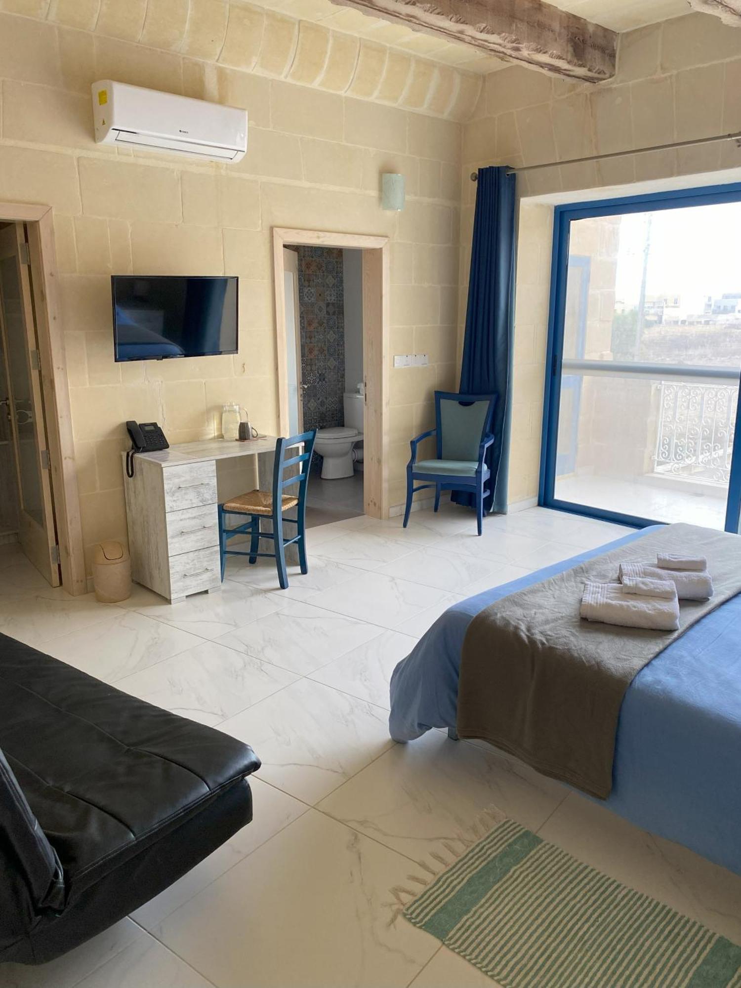Fiftyfour West Boutique Living Bed & Breakfast Għarb Exterior foto