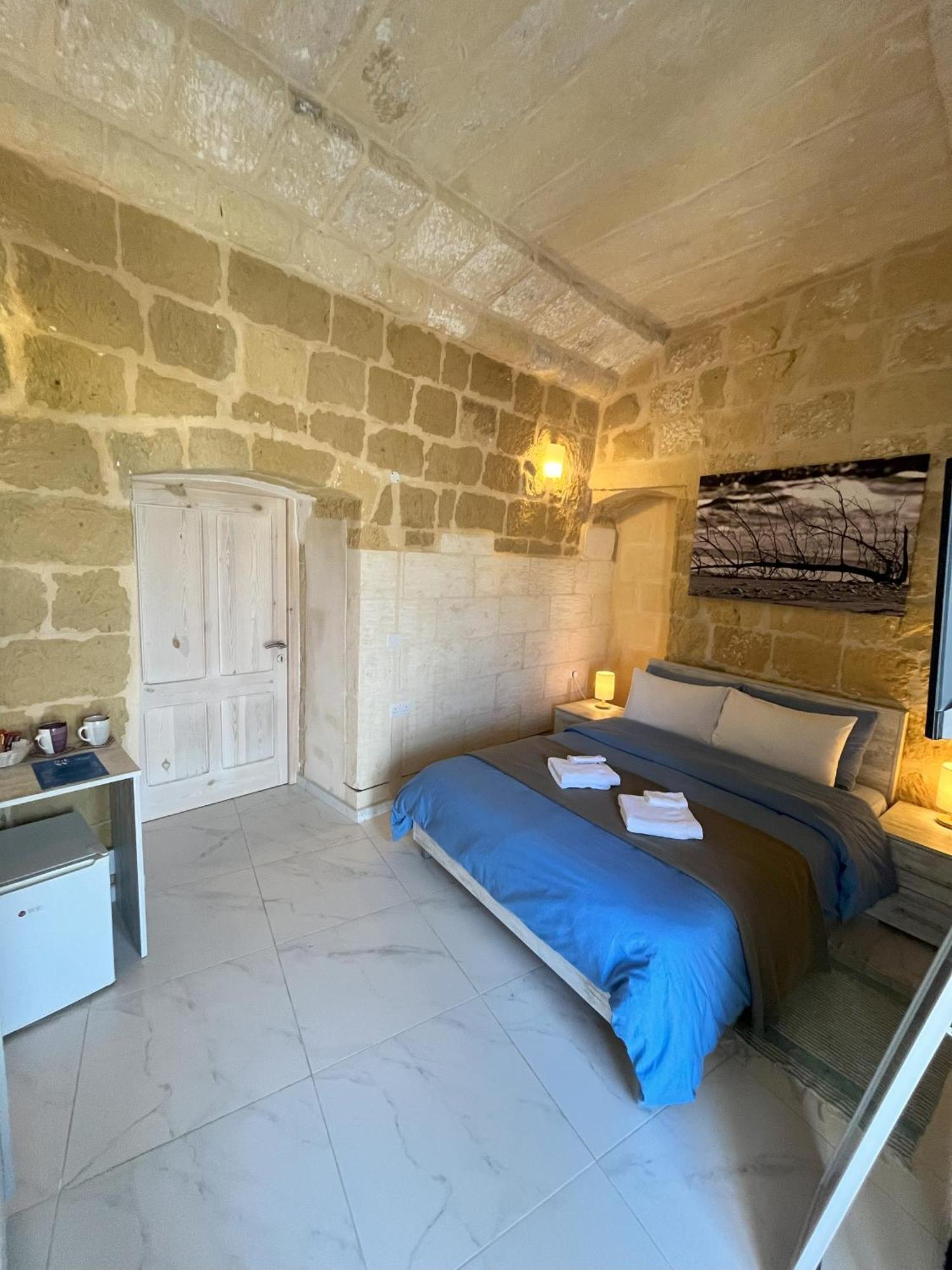 Fiftyfour West Boutique Living Bed & Breakfast Għarb Exterior foto