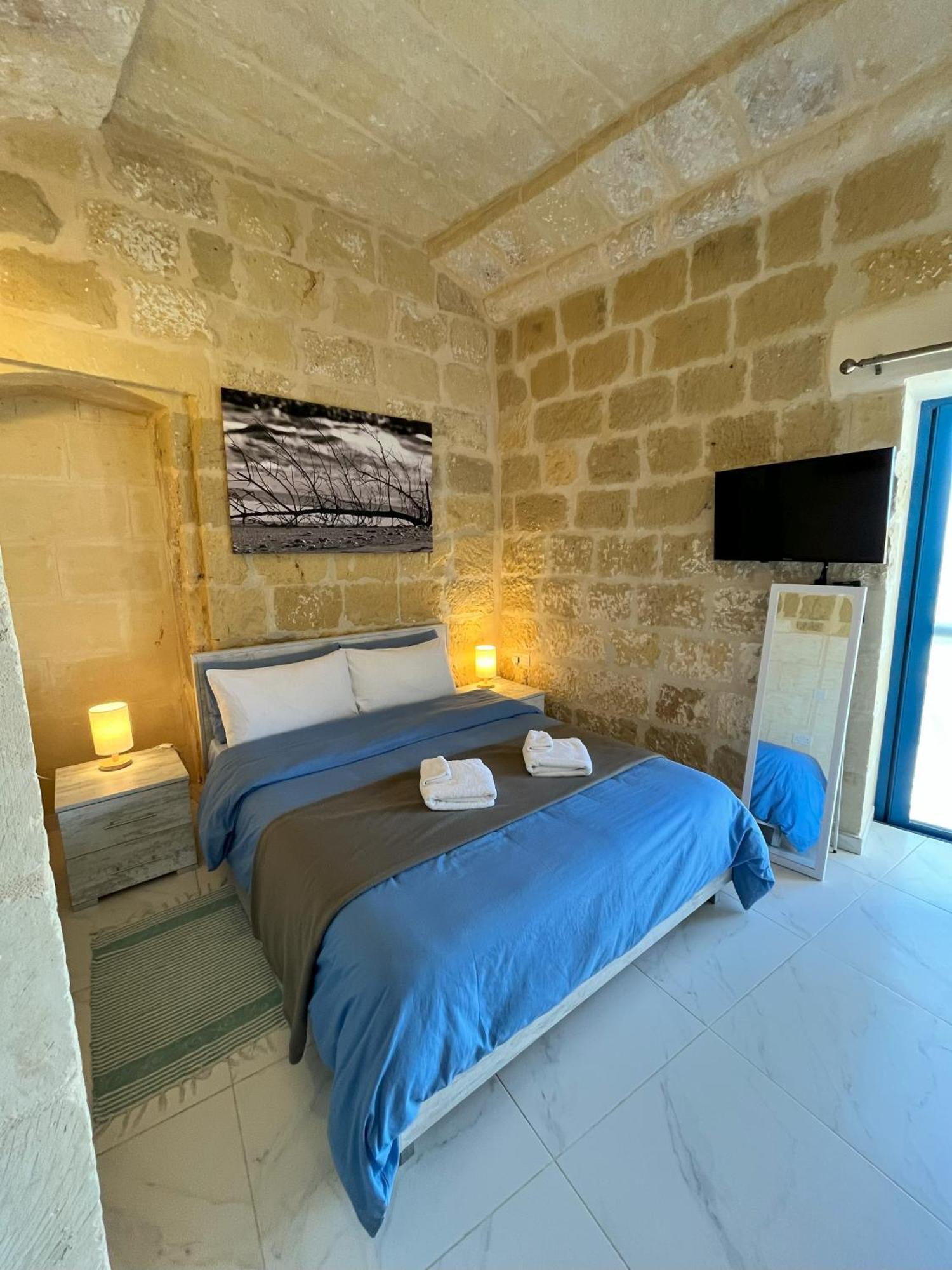 Fiftyfour West Boutique Living Bed & Breakfast Għarb Exterior foto
